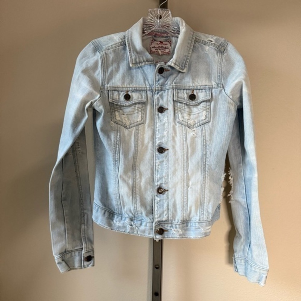 Abercrombie authentic vintage girls size large distressed denim jacket